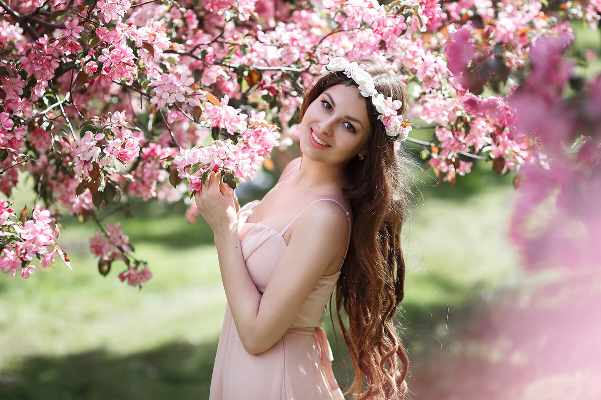 FloralExpressions: Elevating Your Outdoor Photoshoots with Natural Beauty